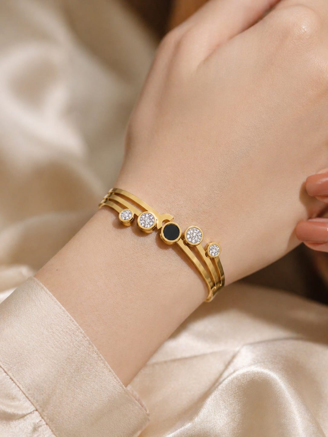 Golden Clover Band Bracelet