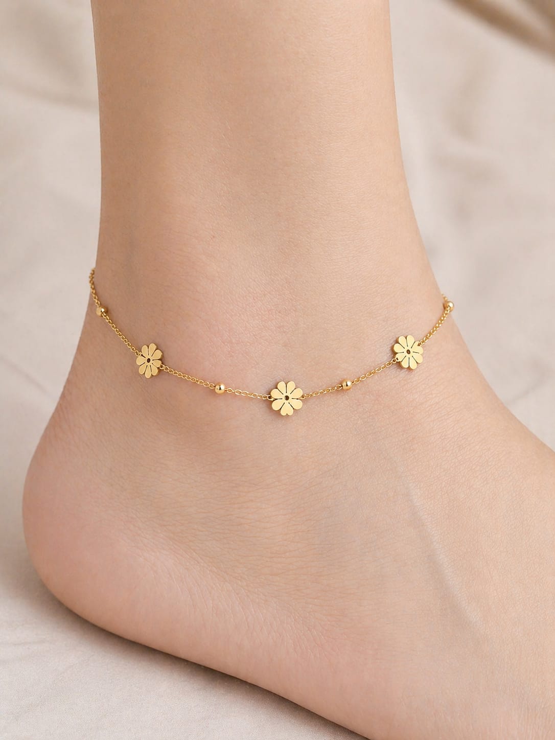Golden Floral Charm Anklet