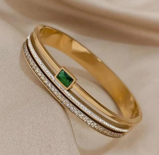 Emerald Glow Diamond Bracelet