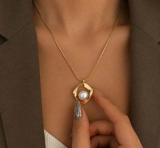 Twisted Square Pearl Pendant Necklace