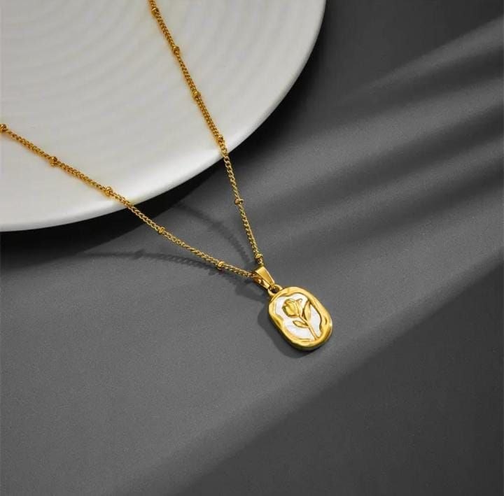 Golden Floral Oval Pendant Necklace