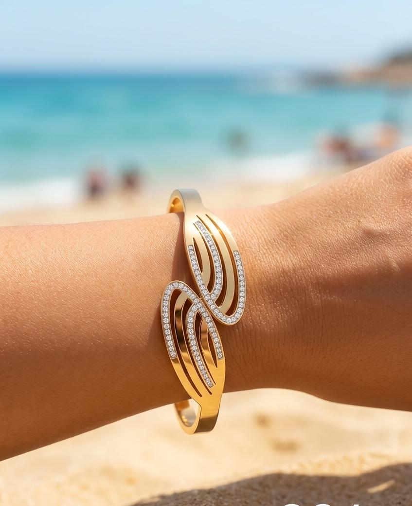 Gold Leaf Motif Diamond Bracelet