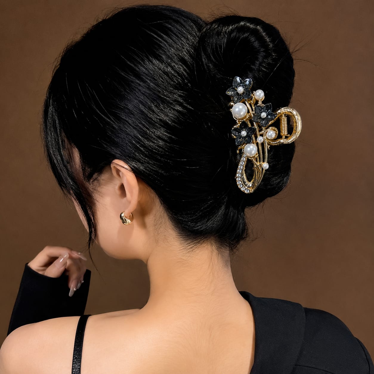 Floral Pearl Elegance Hair Clip