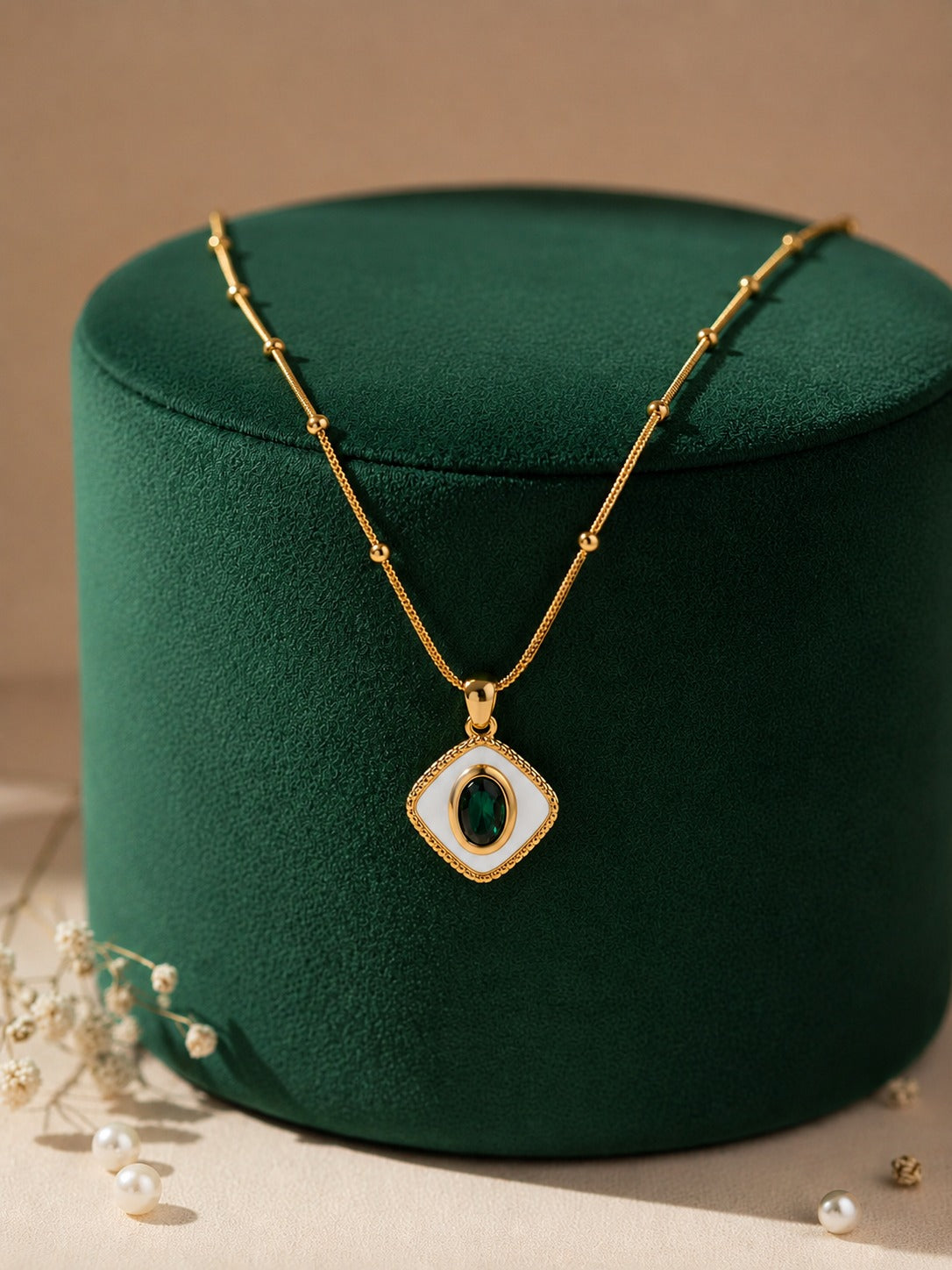 Golden Geometric Elegance Necklace