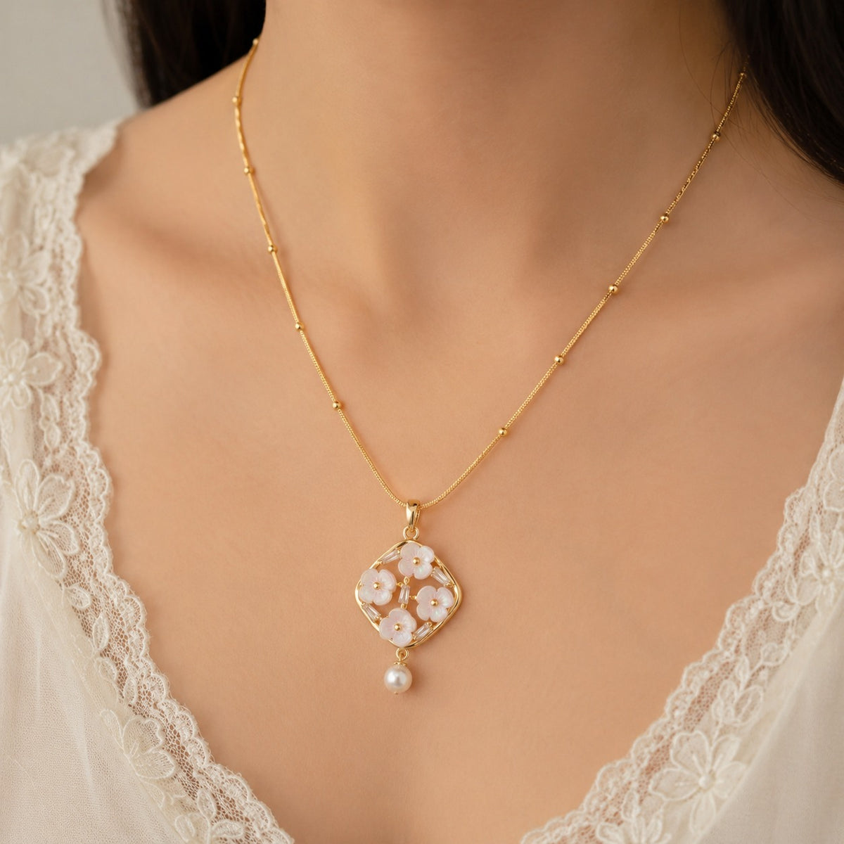 Golden Heart Filigree Pendant Necklace