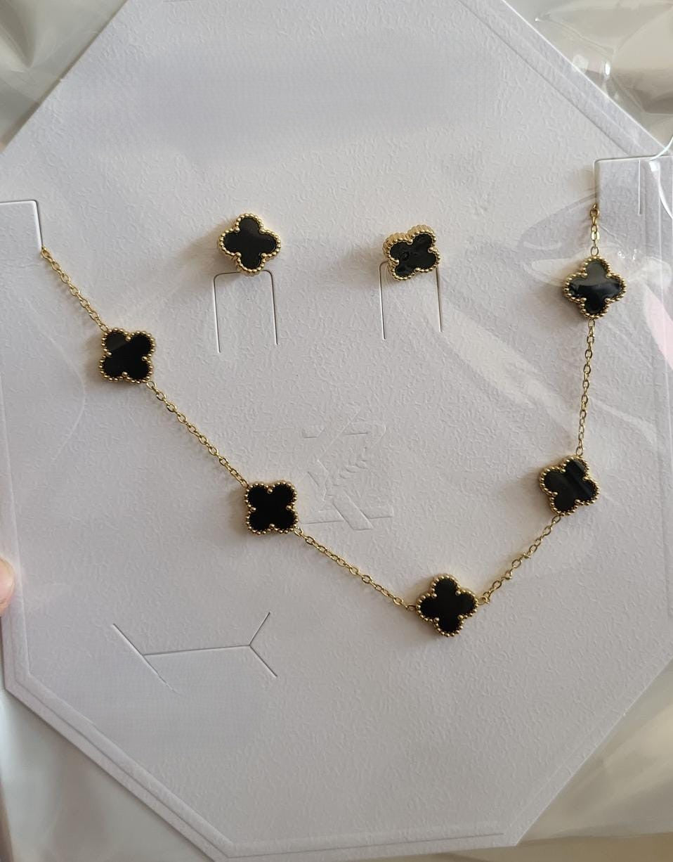 Clover Adornments Jewelry Set