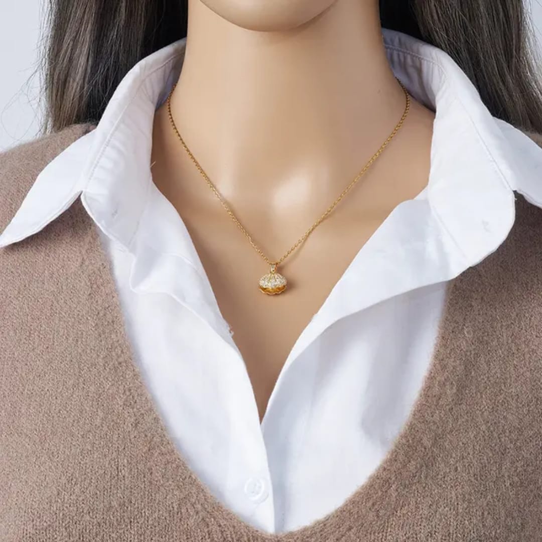 Seashell Pendant Necklace