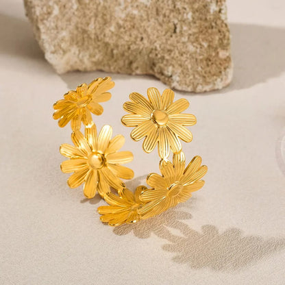 Golden Daisy Bloom Bracelet